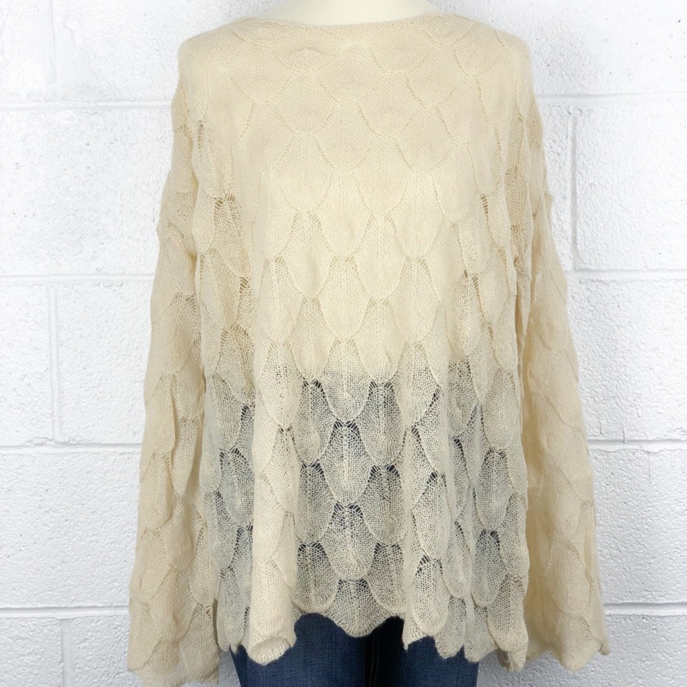 Scallop Knit Sweater